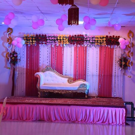 Red Carpet Hotels Noida Exterior foto